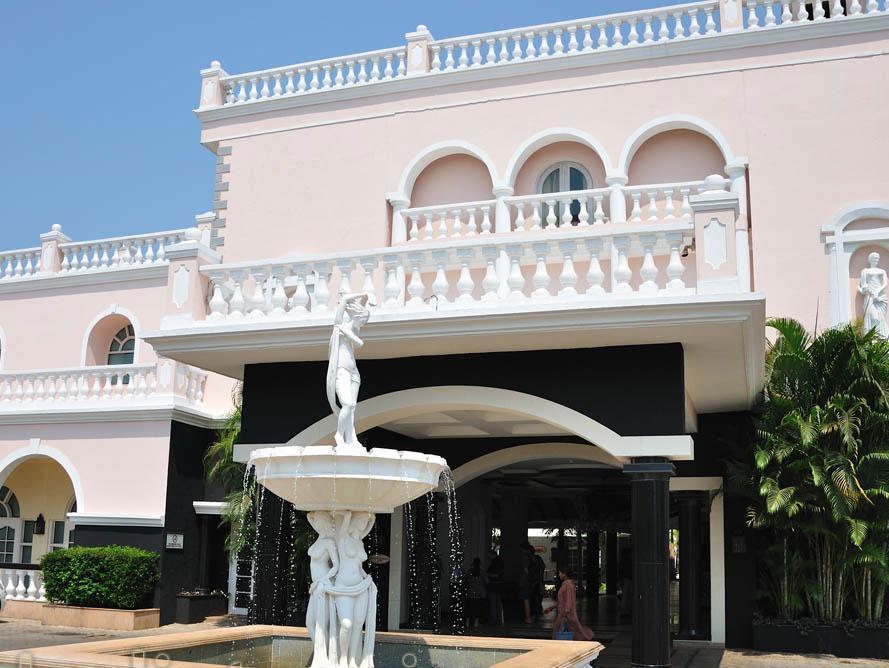 Club Mahindra Emerald Palms, Goa 5* Benaulim